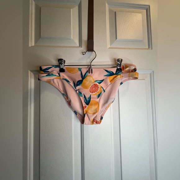 2 piece Colorful Fruit Print Bikini Top size 32 B 
and Bottom size M - Picture 4 of 6